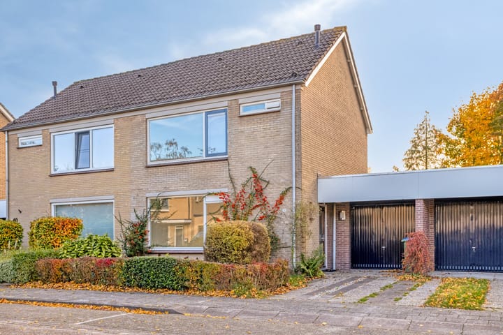 Burgemeester van Grotenhuisstraat 38 in Oosterhout