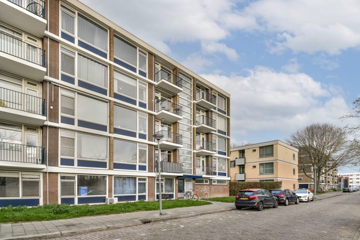 Burgemeester Van Haarenlaan 682 in Schiedam