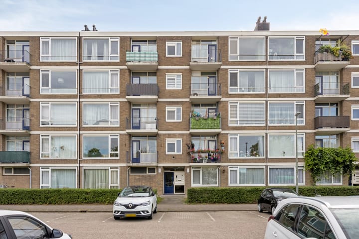 Burgemeester Van Haarenlaan 819 in Schiedam