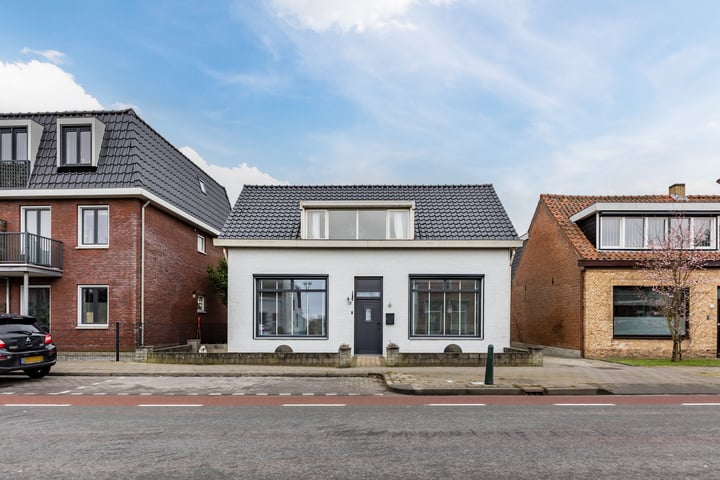 Burgemeester van Loonstraat 18 in Steenbergen