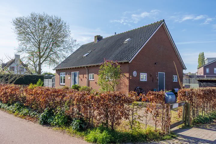 Burgemeester van Suchtelenstraat 26 in Beuningen Gld