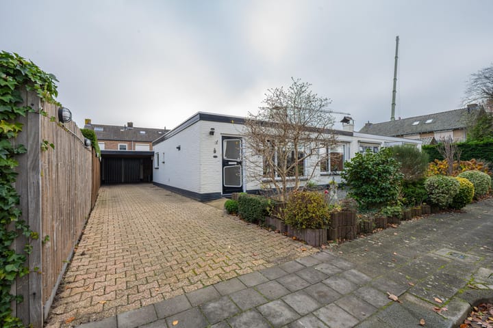 Photo of property Burgemeester van Welderenstraat 9, Tiel