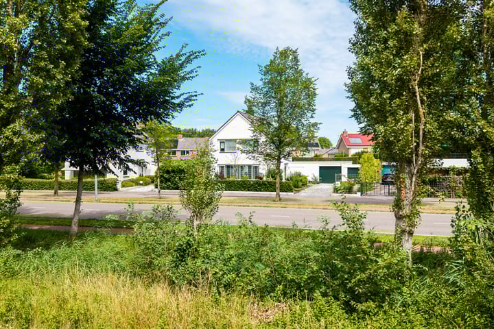Photo of property Burgemeester van Woelderenlaan 58, Vlissingen