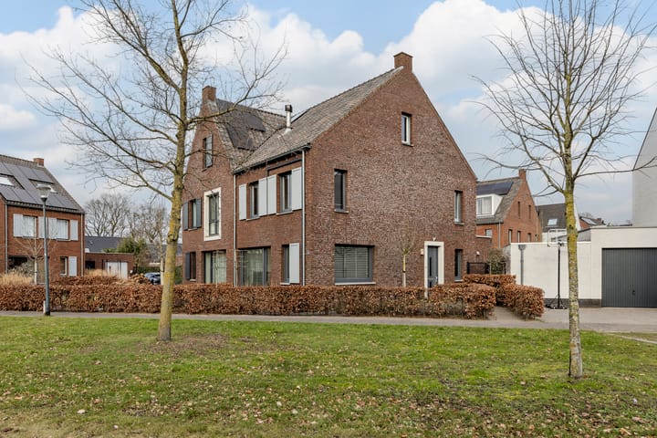 Burgemeester Verdaasdonkstraat 104 in Teteringen