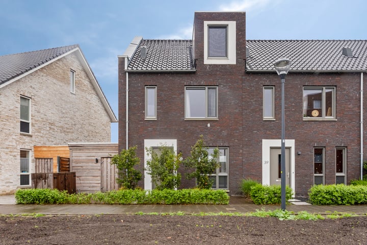 Burgemeester Verdaasdonkstraat 37A in Teteringen
