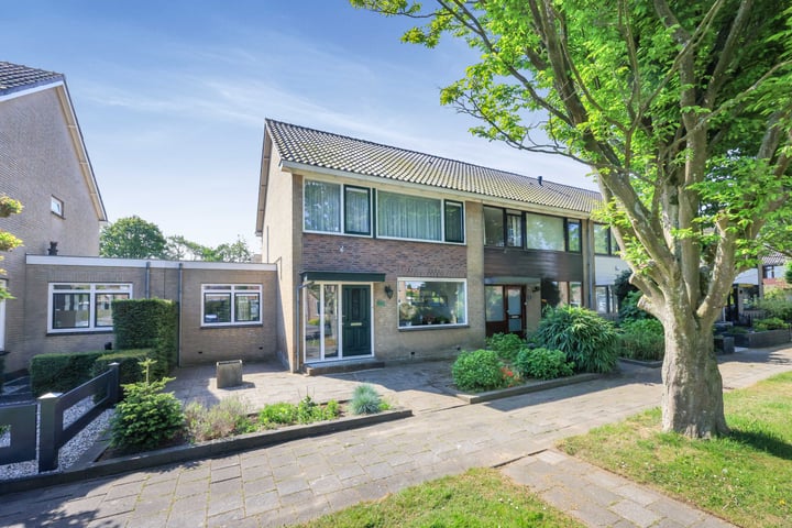 Burgemeester Vijlbriefstraat 10 in Westzaan
