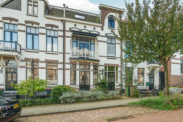 Burgemeester Weertsstraat 65 in Arnhem