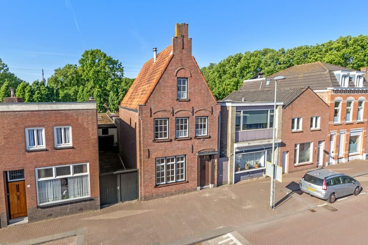 Burgerhoutsestraat 30 in Roosendaal