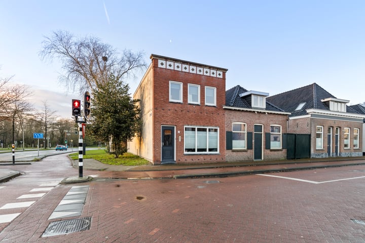 Burgerhoutsestraat 52 in Roosendaal