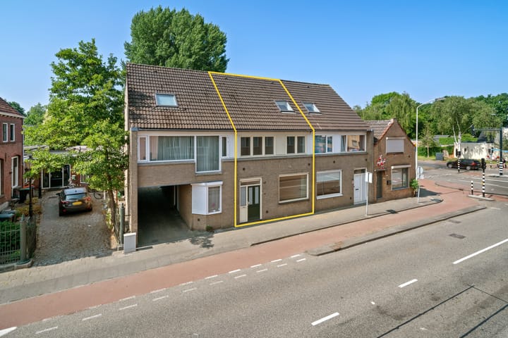 Burgerhoutsestraat 68a in Roosendaal