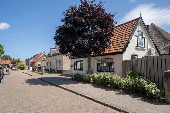 Burgerhoutstraat 13 in Den Burg