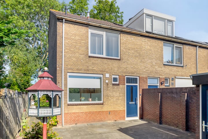 Burggraafstraat 1 in Heenvliet