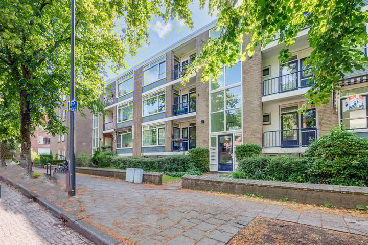 Burggravenlaan 146 in Leiden photo