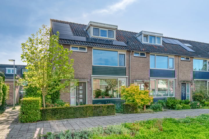 Busken Huetlaan 11 in Waddinxveen