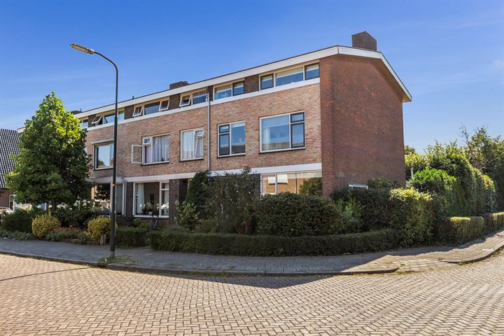 Buys Ballotstraat 19 in Apeldoorn