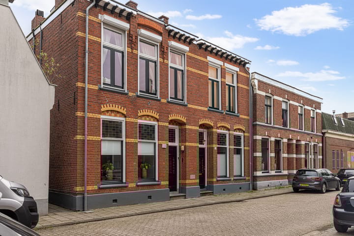 C.J. Snuifstraat 18 in Enschede
