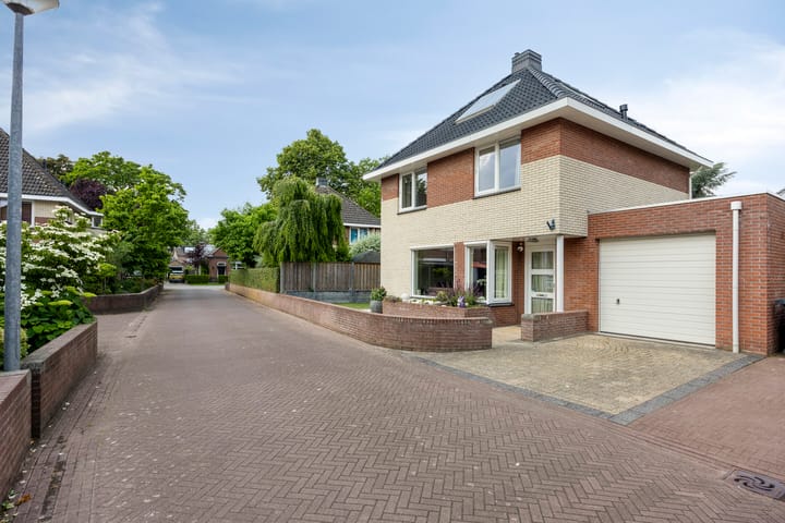 Canadastraat 1 in Emmen