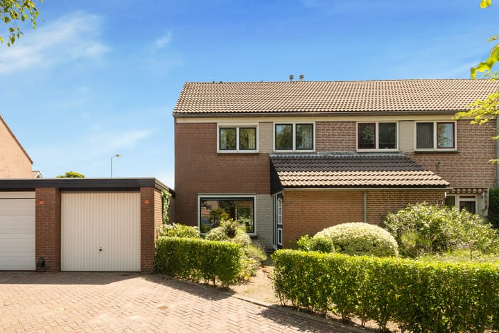 Cannenburg 25 in Heemskerk