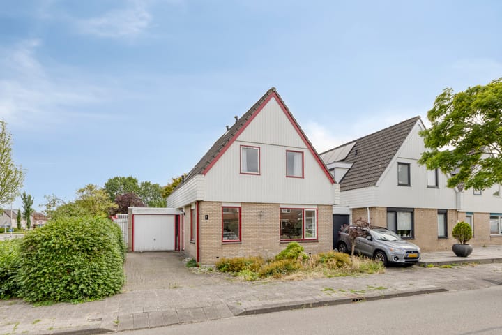 Photo of property Canterstate 1, Leeuwarden
