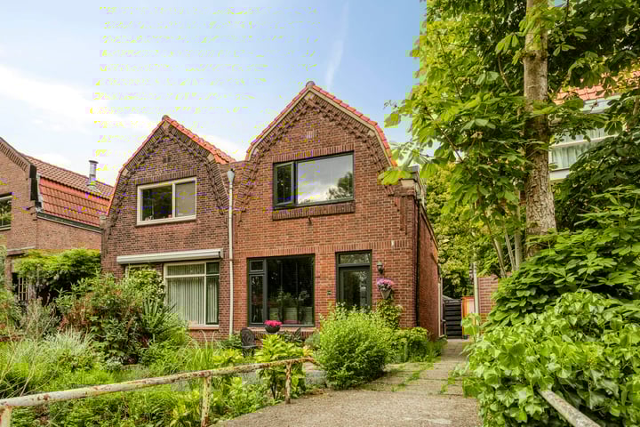 Photo of property Capelseweg 184, Capelle aan den IJssel
