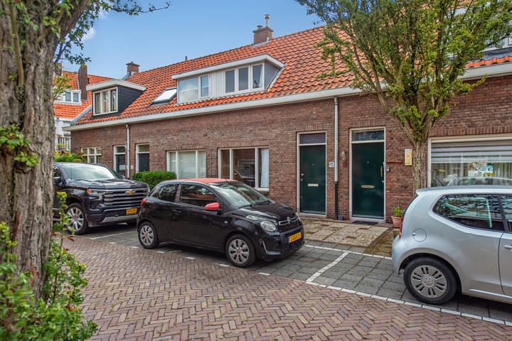 Carel Nakkenstraat 10 in Rijswijk foto