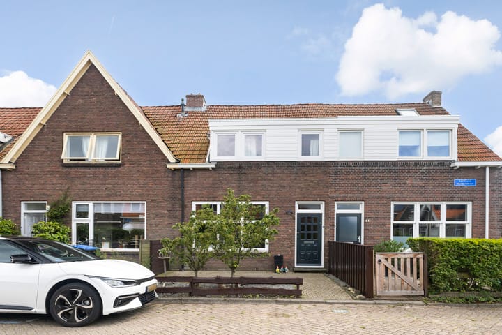 Carel van Manderstraat 39 in Leeuwarden