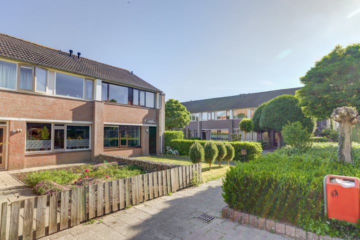 Carl Maria von Weberstraat 17 in Waalwijk