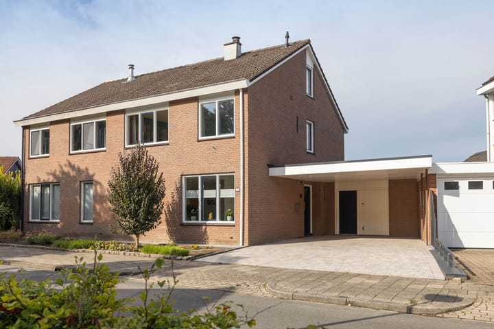 Caro van Eyckstraat 45 in Hengelo Foto
