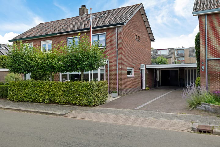 Carry van Bruggenstraat 10 in Zwolle foto