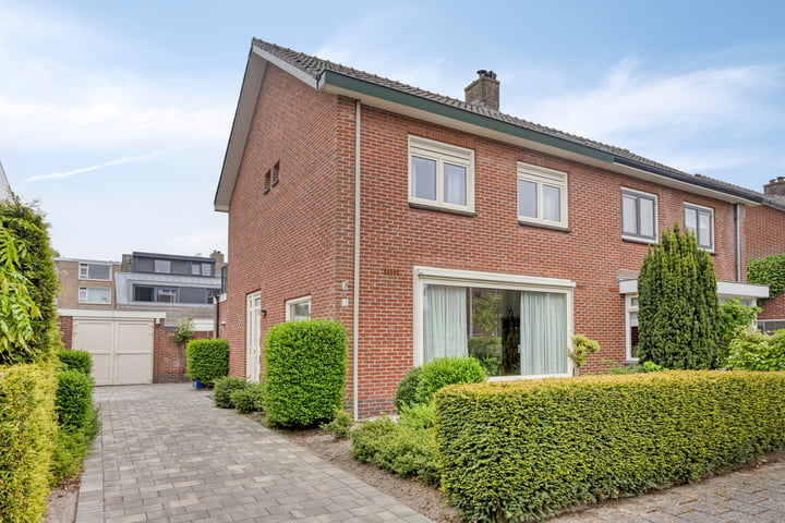 Carry van Bruggenstraat 12 in Zwolle