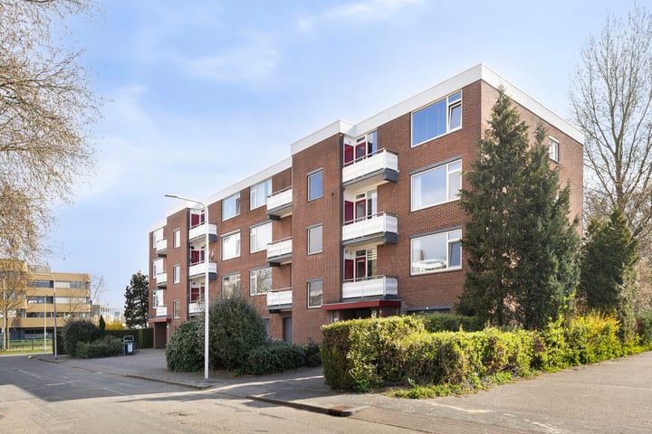 Photo of property Carry van Bruggenstraat 38, Zwolle