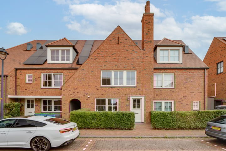 Photo of property Catharina van Aragonlaan 104, Hoofddorp