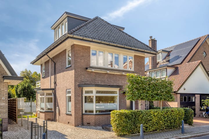 Catharina van Reesstraat 2 in Apeldoorn