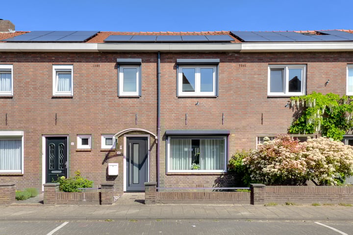 Catharinastraat 13 in Oosterhout photo