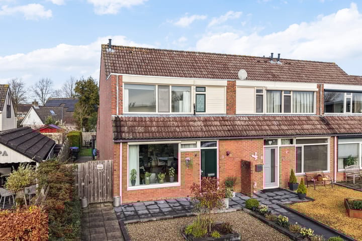 Cedrushôf 5 in Stiens