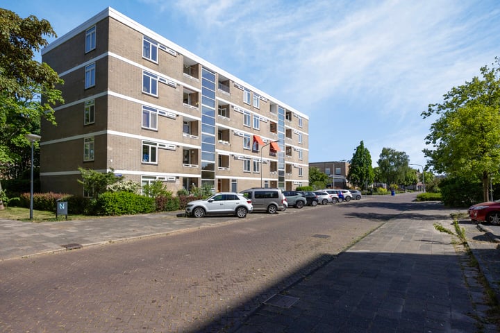 César Franckstraat 8 in Leiden