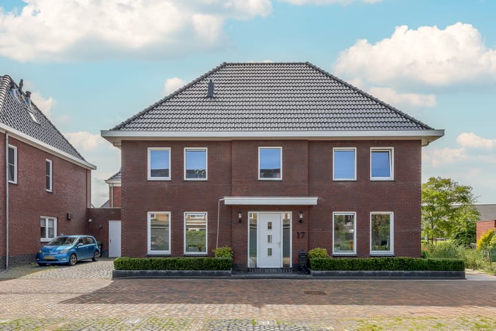 Charles Barklastraat 17 in Almere