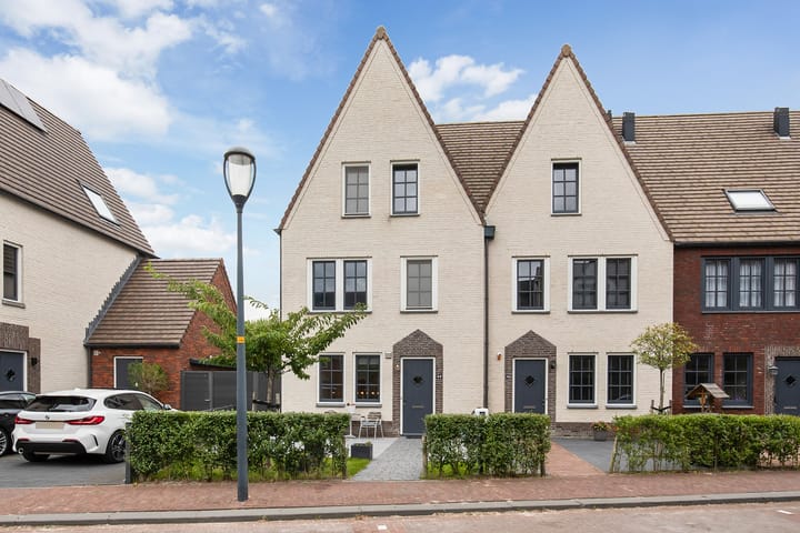 Charles Brandonlaan 44 in Hoofddorp