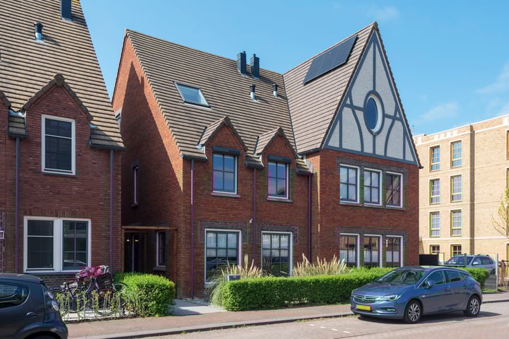 Charles Brandonlaan 94 in Hoofddorp