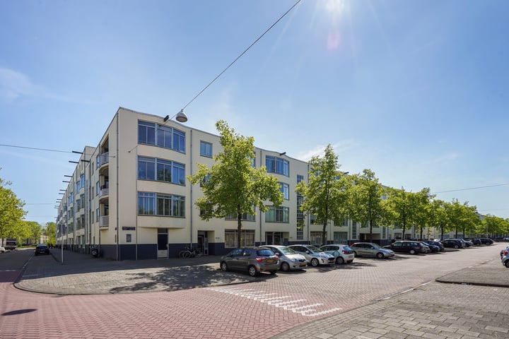 Charlotte Brontéstraat 180 in Amsterdam