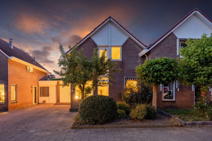 Foto van woning Charlotte Köhlerstraat 73, Hengelo