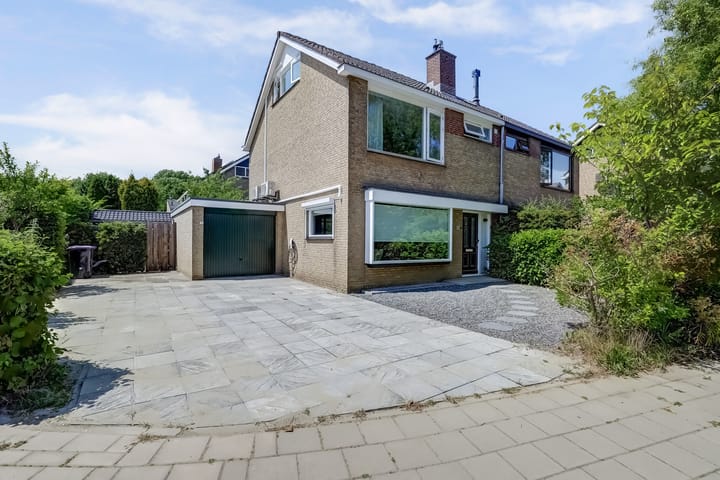 Photo of property Christiaan Huygenslaan 16, Spijkenisse