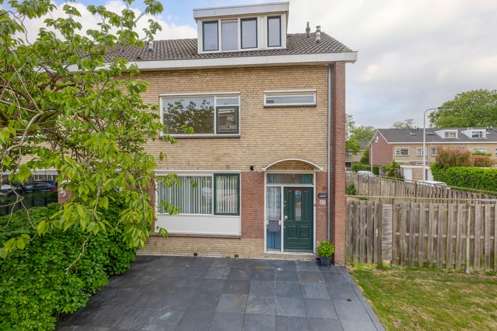 Chrysantenhof 83 in Berkel en Rodenrijs foto