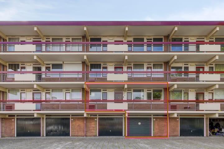 Photo of property Chrysantstraat 46, Zwijndrecht