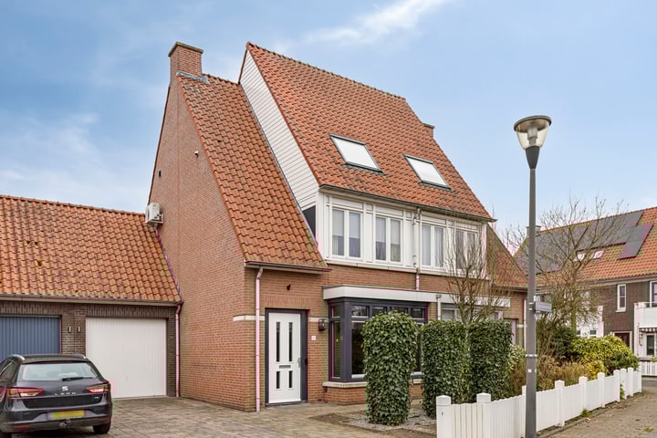 Cijnsbeemden 6 in Helmond Foto