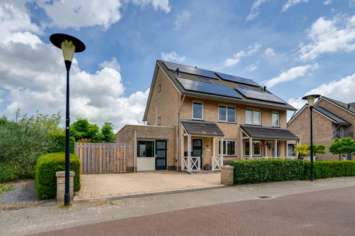 Photo of property Cipreshout 14, Barendrecht