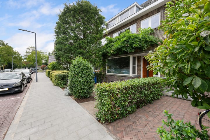 Photo of property Cipreslaan 10, Rotterdam