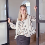 Foto van Claire Verweij, Officemanager bij Huis & Hart Makelaars