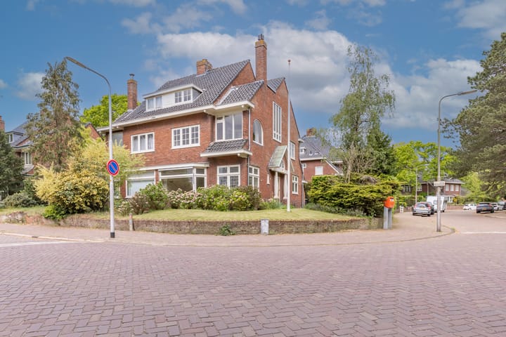 Clarionlaan 1 in Santpoort-Zuid foto
