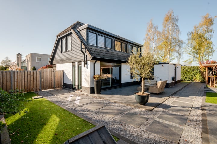 Photo of property Cobrastraat 1, Almere